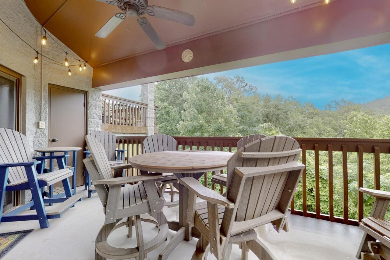 Eagles Nest Escape Apartment Gatlinburg Exterior photo