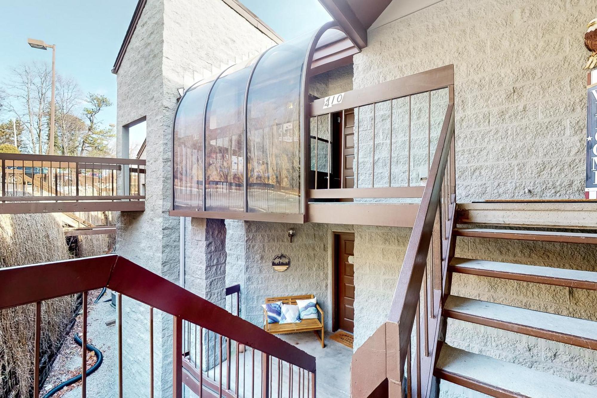 Eagles Nest Escape Apartment Gatlinburg Exterior photo